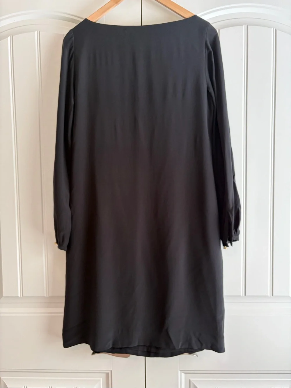 Tory Burch 100% Silk Black Dress‎ Long Sleeve Keyhole Neckline Belted Size 8